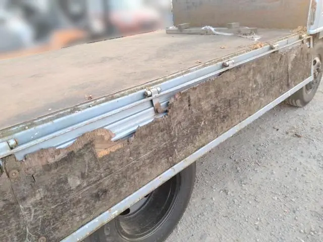 いすゞ エルフ KC-NKR71ER(2WD)の写真22