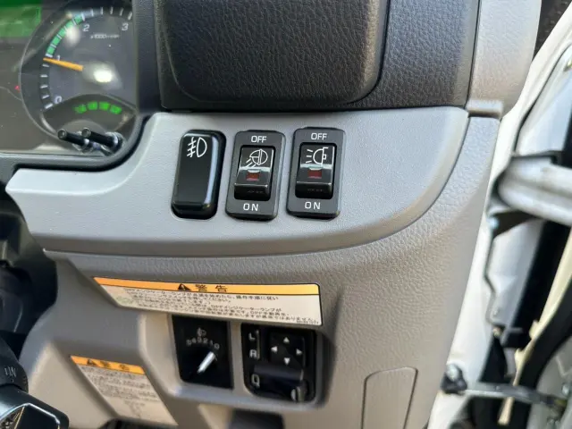 三菱 キャンター 2RG-FEA20(2WD)の写真13