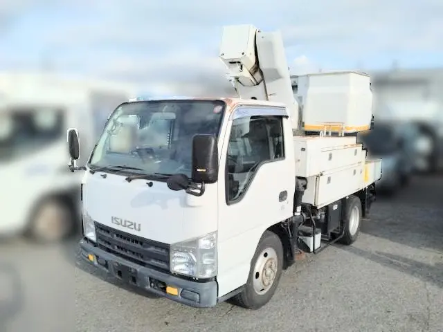 いすゞ エルフ BKG-NKR85AN(2WD)の写真3