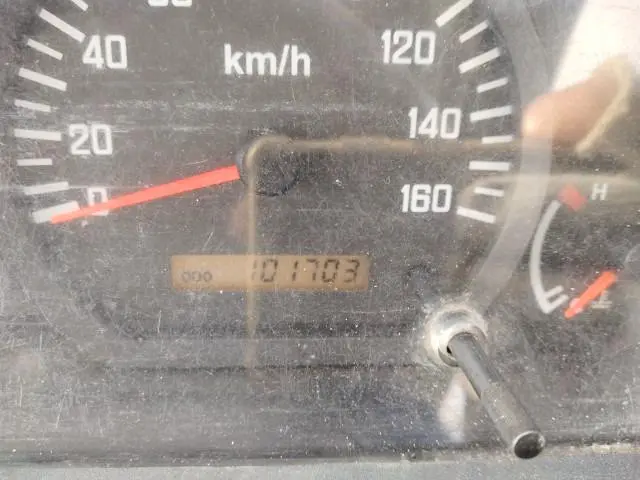 いすゞ エルフ BKG-NKR85AN(2WD)の写真11