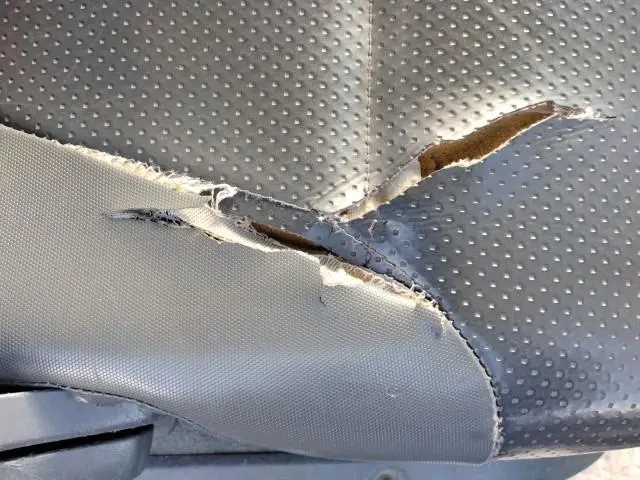 いすゞ エルフ BKG-NKR85AN(2WD)の写真15