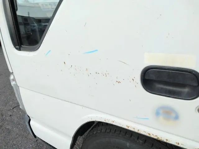 いすゞ エルフ BKG-NKR85AN(2WD)の写真18