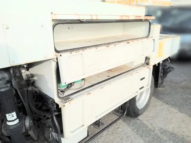 いすゞ エルフ BKG-NKR85AN(2WD)の写真19