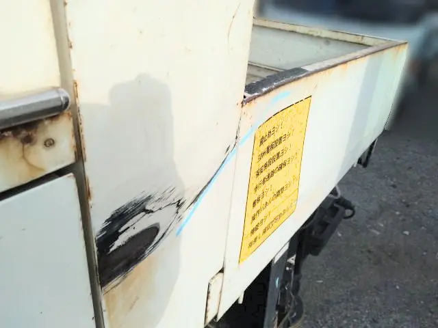 いすゞ エルフ BKG-NKR85AN(2WD)の写真22