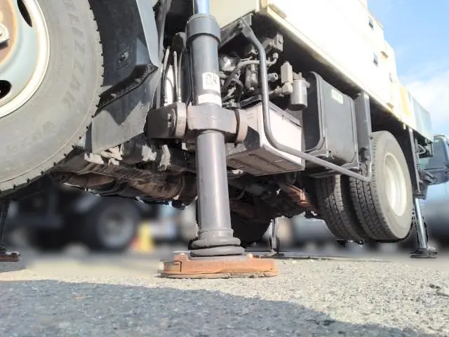 いすゞ エルフ BKG-NKR85AN(2WD)の写真28