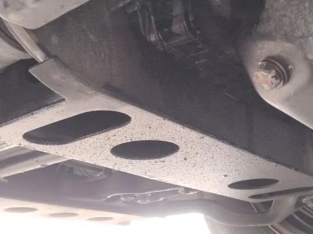 いすゞ エルフ BKG-NKR85AN(2WD)の写真36