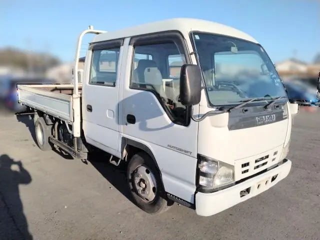 いすゞ エルフ PB-NKR81AR(2WD)の写真4