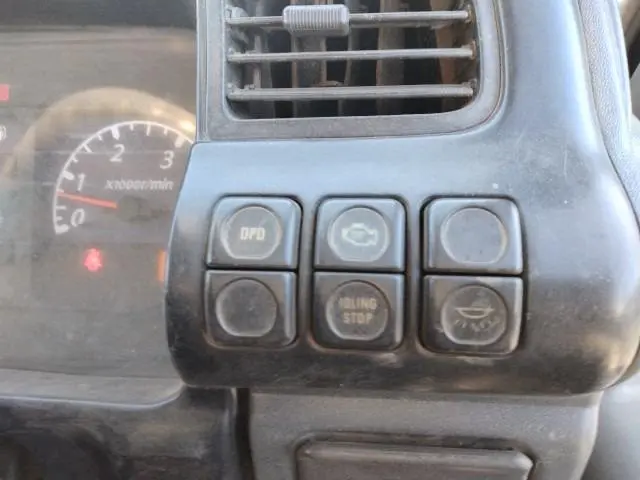 いすゞ エルフ PB-NKR81AR(2WD)の写真13