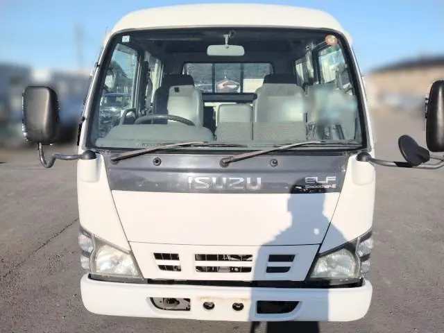 いすゞ エルフ PB-NKR81AR(2WD)の写真18