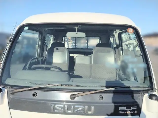 いすゞ エルフ PB-NKR81AR(2WD)の写真19