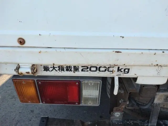 いすゞ エルフ PB-NKR81AR(2WD)の写真24