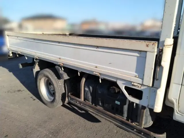 いすゞ エルフ PB-NKR81AR(2WD)の写真25