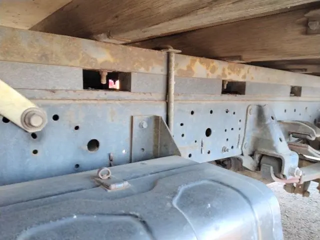 いすゞ エルフ PB-NKR81AR(2WD)の写真31