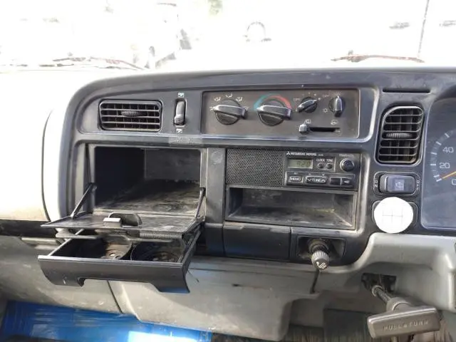 三菱 キャンター KC-FE507B(2WD)の写真6