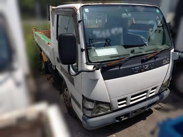 いすゞ エルフ PB-NKR81AN(2WD)の写真3