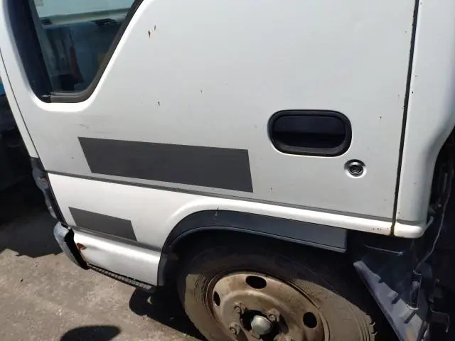 いすゞ エルフ PB-NKR81AN(2WD)の写真22