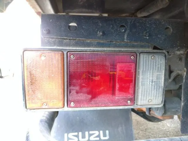 いすゞ エルフ PB-NKR81AN(2WD)の写真26
