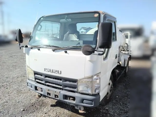 いすゞ エルフ BKG-NKR85AN(2WD)の写真3