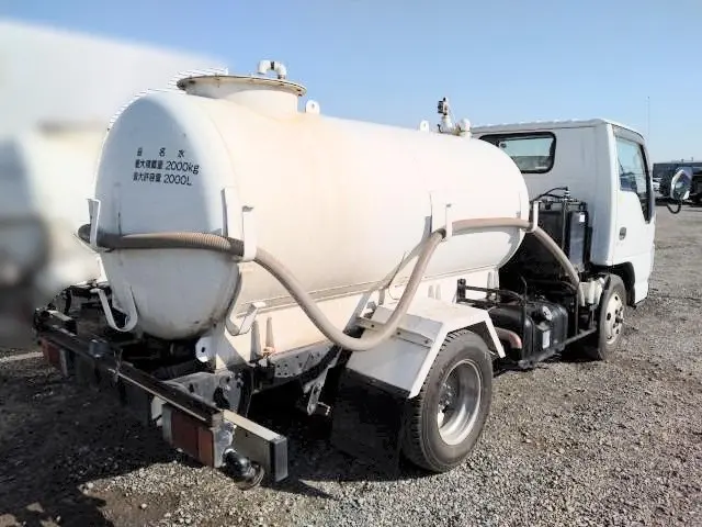 いすゞ エルフ BKG-NKR85AN(2WD)の写真5