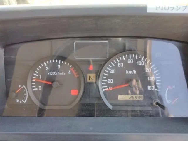 いすゞ エルフ BKG-NKR85AN(2WD)の写真10