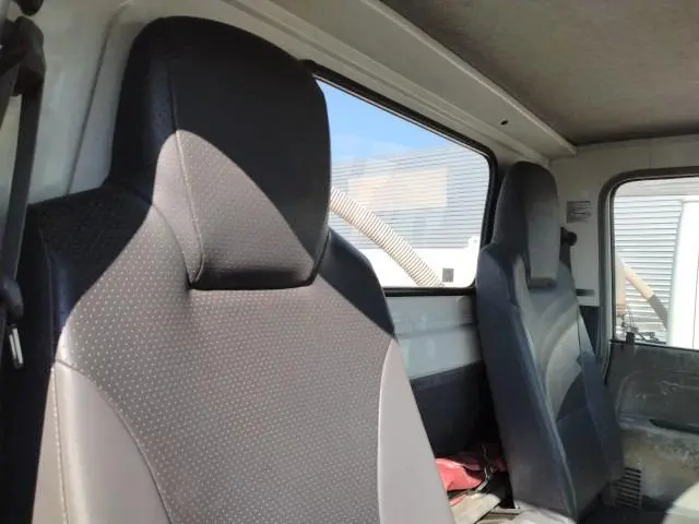 いすゞ エルフ BKG-NKR85AN(2WD)の写真12