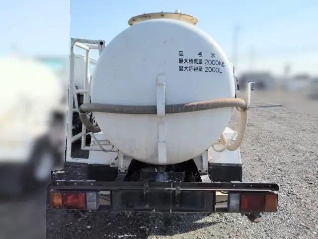 いすゞ エルフ BKG-NKR85AN(2WD)の写真18