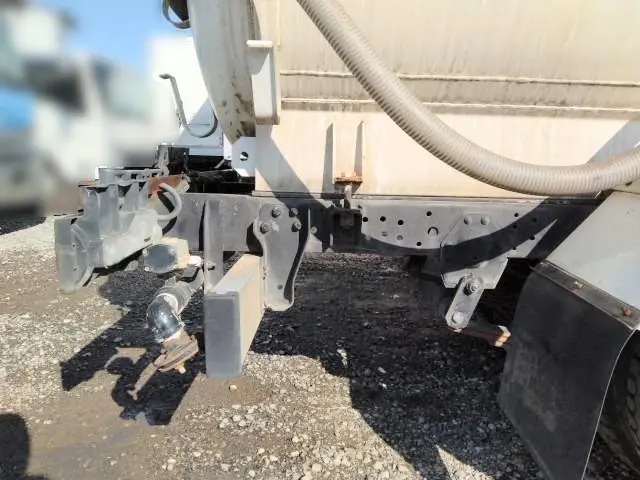 いすゞ エルフ BKG-NKR85AN(2WD)の写真20