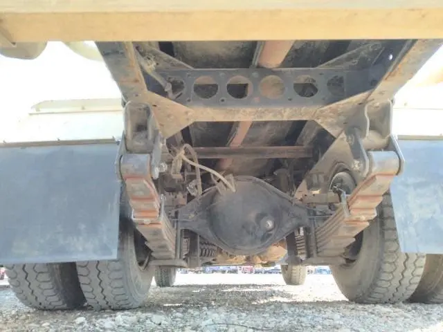 いすゞ エルフ BKG-NKR85AN(2WD)の写真25