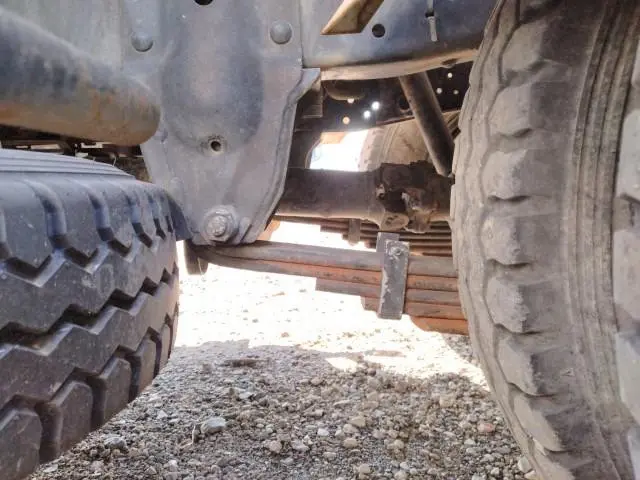 いすゞ エルフ BKG-NKR85AN(2WD)の写真28