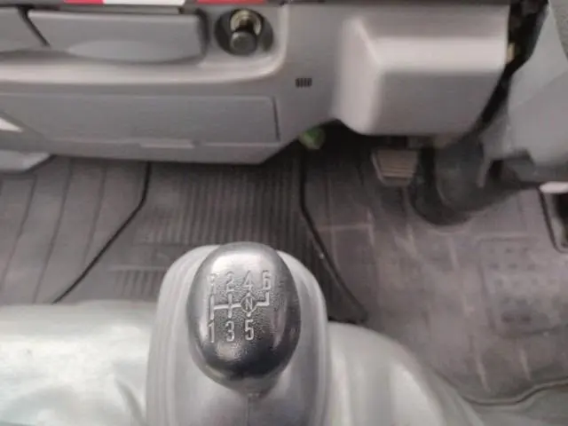 いすゞ エルフ TKG-NKR85AN(2WD)の写真12