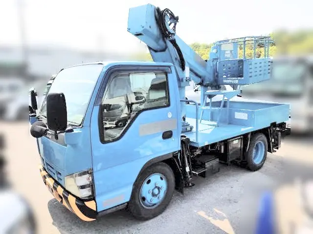 いすゞ エルフ PB-NKR81AN(2WD)の写真3