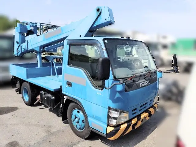 いすゞ エルフ PB-NKR81AN(2WD)の写真4