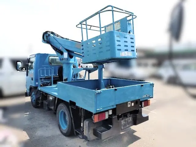 いすゞ エルフ PB-NKR81AN(2WD)の写真6