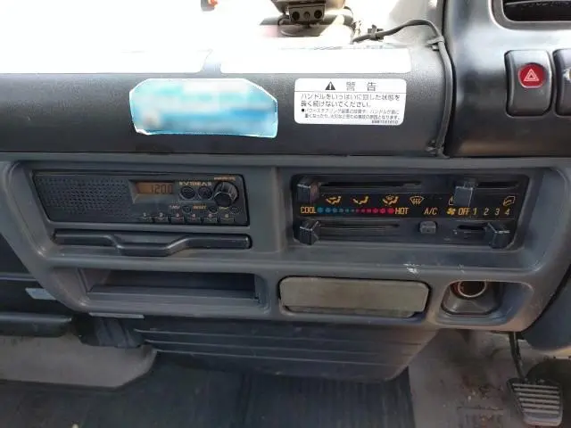 いすゞ エルフ PB-NKR81AN(2WD)の写真9
