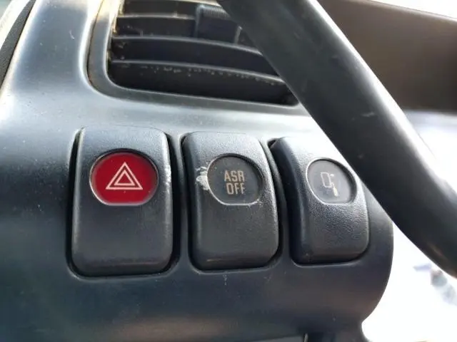 いすゞ エルフ PB-NKR81AN(2WD)の写真12