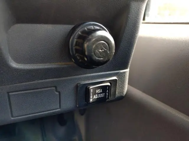 いすゞ エルフ PB-NKR81AN(2WD)の写真15