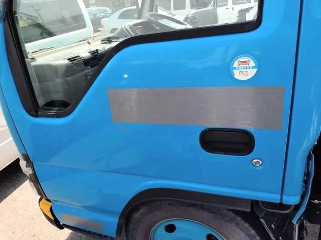 いすゞ エルフ PB-NKR81AN(2WD)の写真21