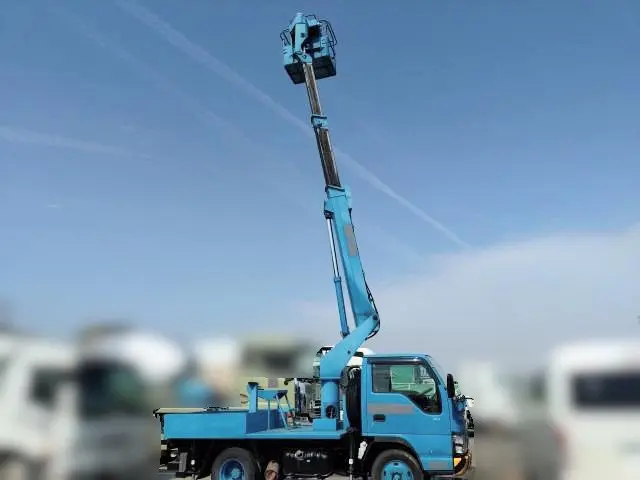 いすゞ エルフ PB-NKR81AN(2WD)の写真26