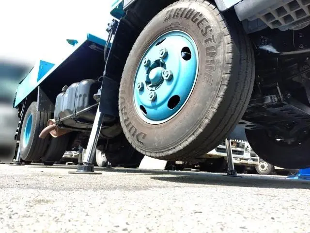 いすゞ エルフ PB-NKR81AN(2WD)の写真45
