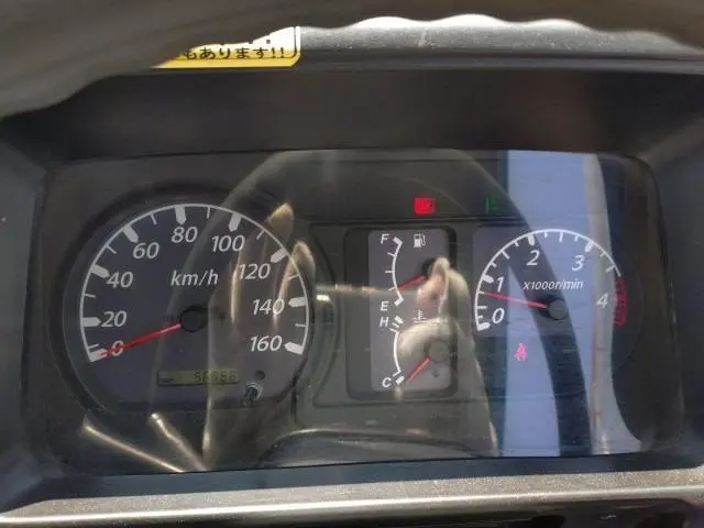 いすゞ エルフ PB-NKR81AN(2WD)の写真9