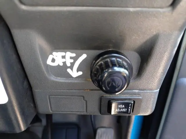 いすゞ エルフ PB-NKR81AN(2WD)の写真15