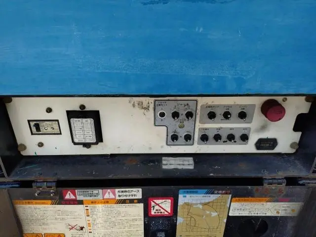 いすゞ エルフ PB-NKR81AN(2WD)の写真31
