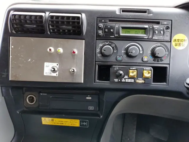 三菱 スーパーグレート QKG-FV60VX(2WD)の写真11