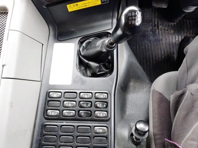 三菱 スーパーグレート QKG-FV60VX(2WD)の写真12