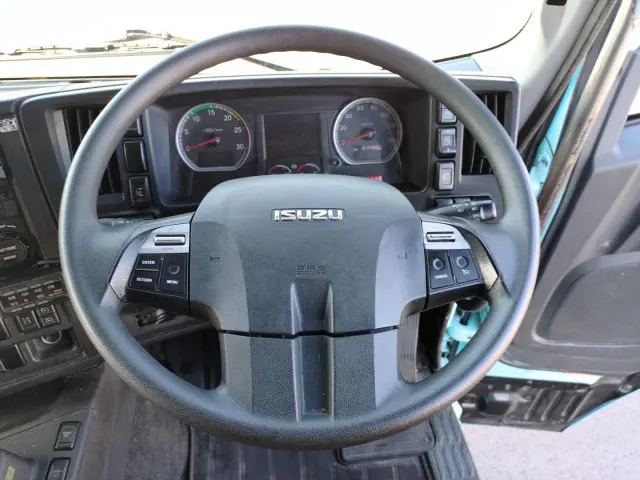 いすゞ ギガ 2PG-CYJ77CA(2WD)の写真14