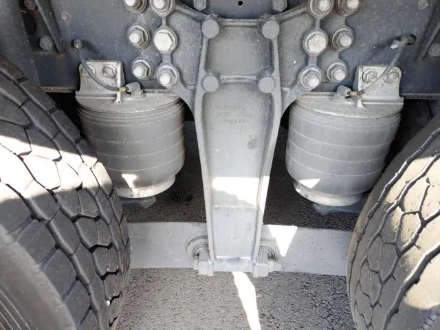 いすゞ ギガ 2PG-CYJ77CA(2WD)の写真42