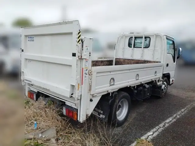 いすゞ エルフ TRG-NJR85A(2WD)の写真5