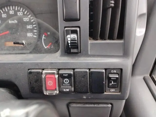 いすゞ エルフ TRG-NJR85A(2WD)の写真10