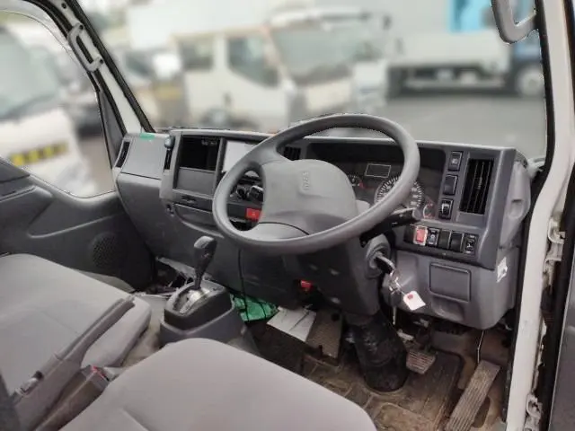 いすゞ エルフ TRG-NJR85A(2WD)の写真14