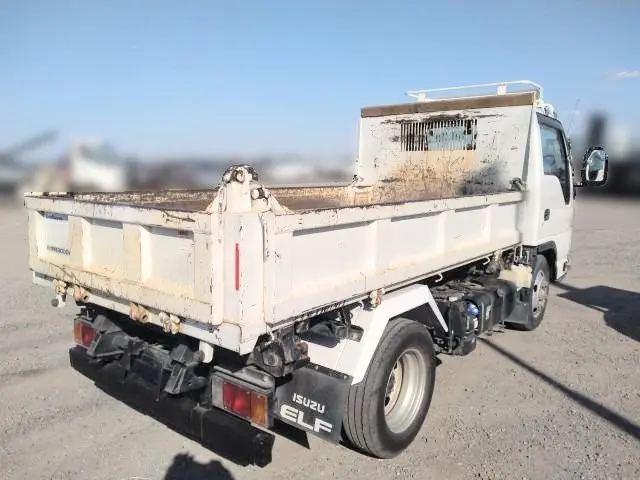 いすゞ エルフ 2RG-NKR88AN(2WD)の写真4